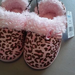 🔥Brand new w/tags pink cheetah print slippers